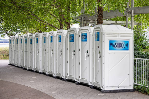 Best Porta potty delivery and setup  in Collinsvle, IL