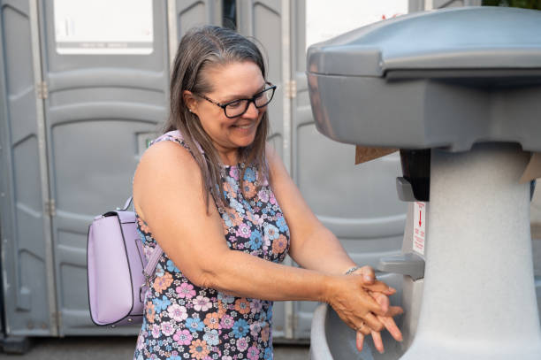 Best Portable toilet rental cost  in Collinsvle, IL